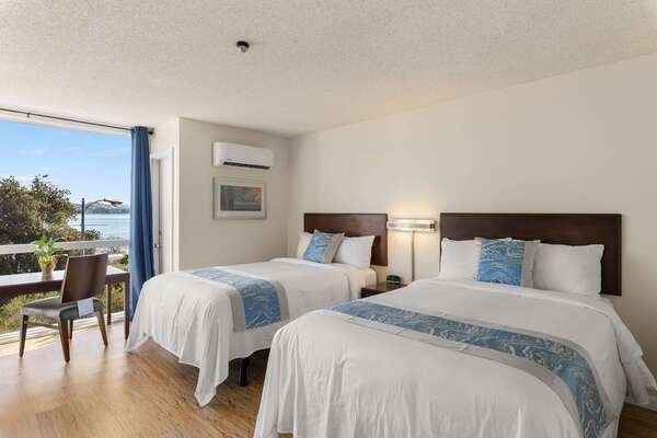 Double Deluxe - Lake Photo 1