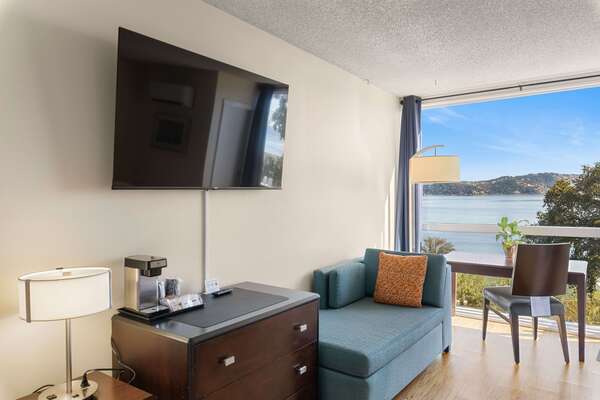 Double Deluxe - Lake Photo 2